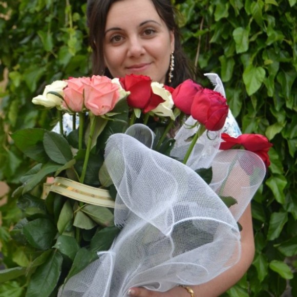 Meet your Posher, April li - Picture 1 of 1